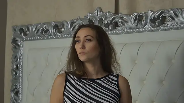 Snapshot of AliceMunro chatting on 09-26-25, 05:17 AliceMunro online show from 09-26-25, 05:17