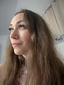 Snapshot of AliceMunro chatting on 10-30-25, 08:31 AliceMunro online show from 10-30-25, 08:31