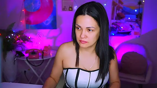 KarolinaRobinson online show from 12-26-24, 03:20