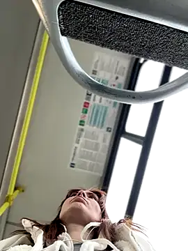 Snapshot of Accole chatting on 12-02-25, 09:25 Accole online show from 12-02-25, 09:25