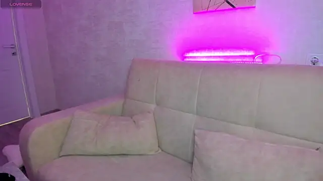 Snapshot of Stacey_Brown chatting on 12-11-24, 04:49 Stacey Brown online show from 12-11-24, 04:49