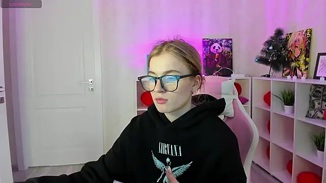 Snapshot of Stacey_Brown chatting on 03-07-25, 04:35 Stacey Brown online show from 03-07-25, 04:35