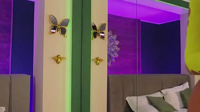 LoraDevine online show from 02-25-26, 08:07