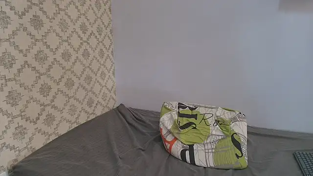 Snapshot of Chantal_taylor_ chatting on 02-18-25, 06:15 Chantal taylor online show from 02-18-25, 06:15