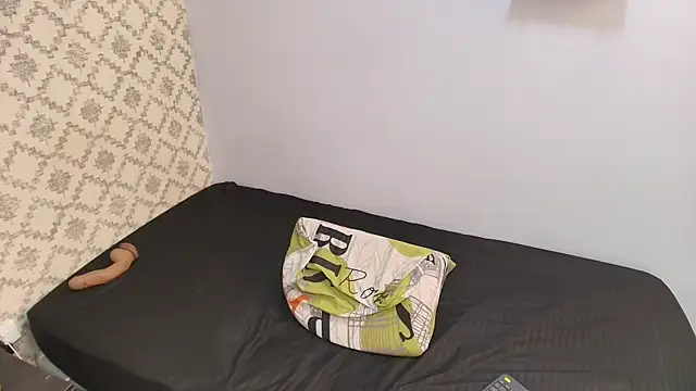 Snapshot of Chantal_taylor_ chatting on 02-19-25, 06:21 Chantal taylor online show from 02-19-25, 06:21