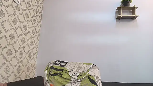 Snapshot of Chantal_taylor_ chatting on 02-24-25, 03:20 Chantal taylor online show from 02-24-25, 03:20