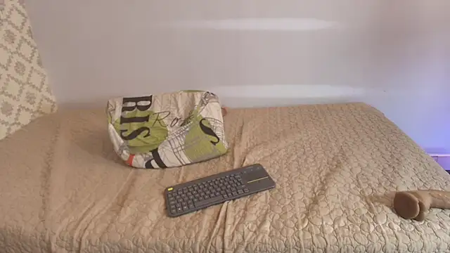 Snapshot of Chantal_taylor_ chatting on 02-28-25, 06:20 Chantal taylor online show from 02-28-25, 06:20