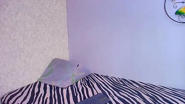 Snapshot of Chantal_taylor_ chatting on 11-21-25, 12:04 Chantal taylor online show from 11-21-25, 12:04