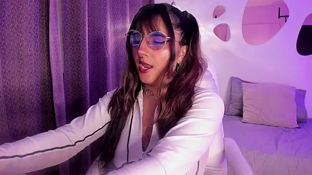 Alliccee online show from 02-09-26, 06:56