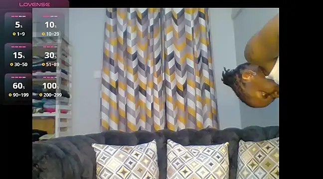 Snapshot of Petite_254 chatting on 03-16-25, 07:06 Petite 254 online show from 03-16-25, 07:06