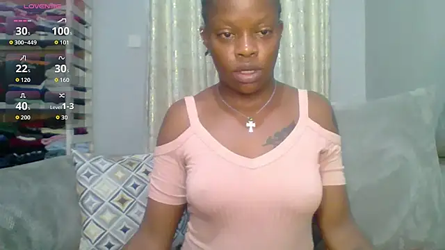 Snapshot of Petite_254 chatting on 09-17-25, 11:17 Petite 254 online show from 09-17-25, 11:17