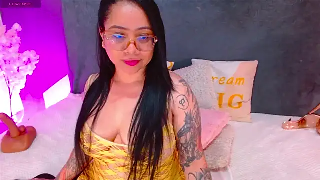 Snapshot of VeronicaBrunette chatting on 02-08-25, 06:54 VeronicaBrunette online show from 02-08-25, 06:54