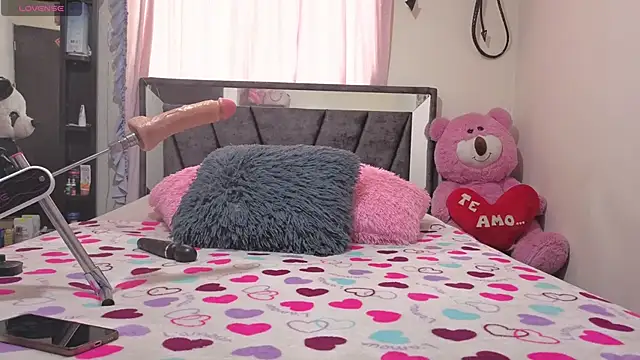 Hotsamantamature online show from 03-11-26, 08:48