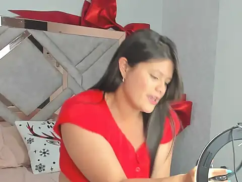 Snapshot of Victoriabecker chatting on 12-18-25, 08:37 Victoriabecker online show from 12-18-25, 08:37