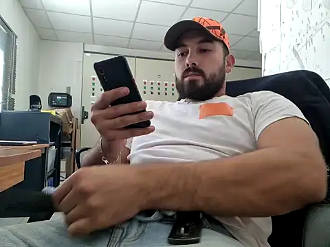 Leonormaldick online show from 10-10-25, 12:37