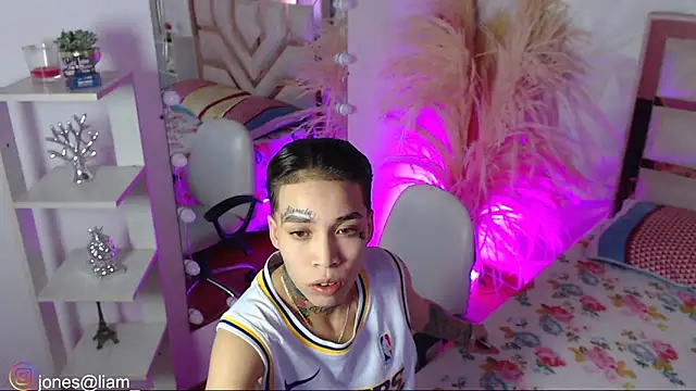 Jonesliam23 online show from 01-31-26, 07:11