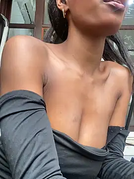 adaraSmiith online show from 12-12-24, 08:43