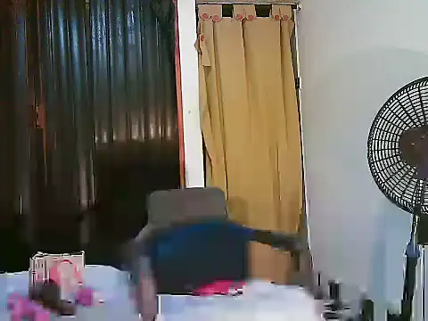 Snapshot of kimmiemm chatting on 07-11-26, 02:36 kimmiemm online show from 07-11-26, 02:36