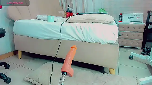 Snapshot of EmilyySaenz chatting on 03-06-25, 04:38 EmilyySaenz online show from 03-06-25, 04:38