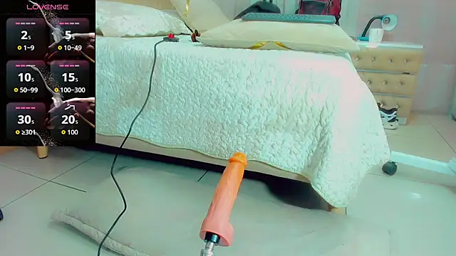 Snapshot of EmilyySaenz chatting on 11-24-25, 02:50 EmilyySaenz online show from 11-24-25, 02:50