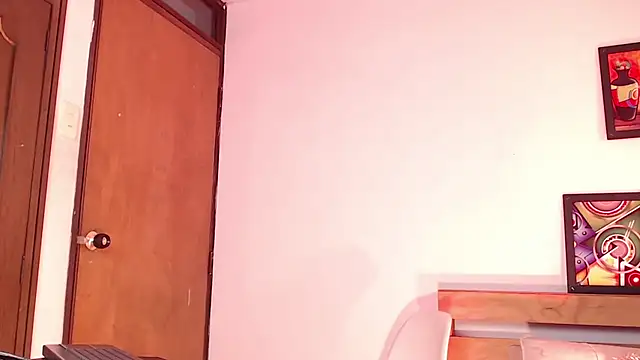 Snapshot of LittleButterfly19 chatting on 12-03-24, 03:44 LittleButterfly19 online show from 12-03-24, 03:44