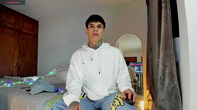 Snapshot of Jordyrodriiguez chatting on 12-25-24, 06:52 Jordyrodriiguez online show from 12-25-24, 06:52