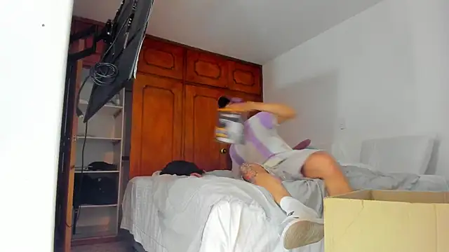 Snapshot of Jordyrodriiguez chatting on 02-17-25, 06:04 Jordyrodriiguez online show from 02-17-25, 06:04