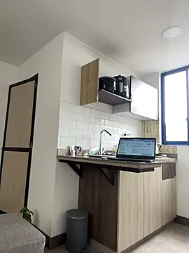 Snapshot of LauraCadwell chatting on 02-22-25, 02:41 LauraCadwell online show from 02-22-25, 02:41