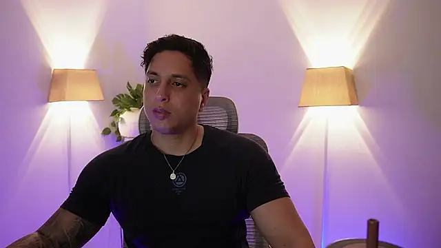 Snapshot of appolo_allen chatting on 05-15-26, 02:51 appolo allen online show from 05-15-26, 02:51