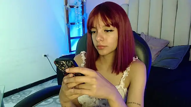 Snapshot of peyton_golden1 chatting on 10-09-25, 03:48 peyton golden1 online show from 10-09-25, 03:48