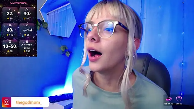 Snapshot of peyton_golden1 chatting on 11-08-25, 03:18 peyton golden1 online show from 11-08-25, 03:18