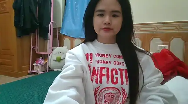 Yin-girl online show from 12-27-24, 11:28