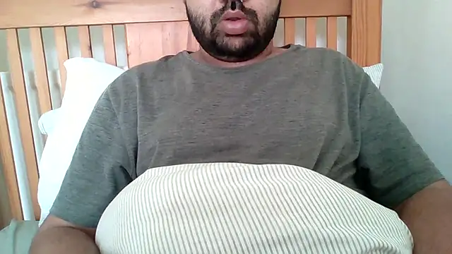 Snapshot of whoreboi98 chatting on 04-19-26, 09:19 whoreboi98 online show from 04-19-26, 09:19