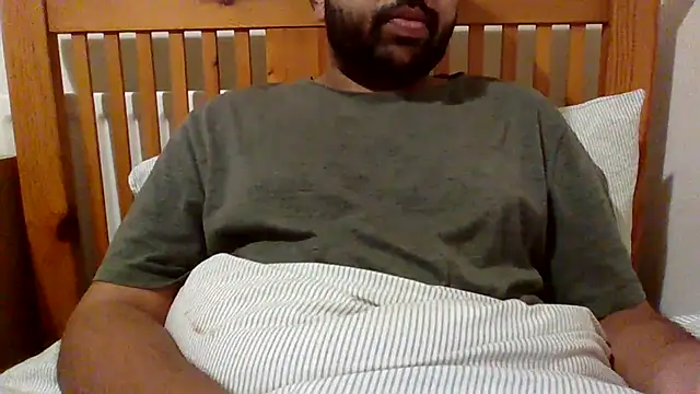 Snapshot of whoreboi98 chatting on 04-19-26, 08:33 whoreboi98 online show from 04-19-26, 08:33