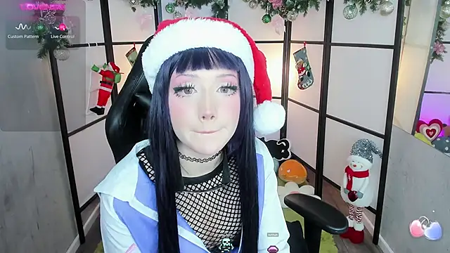 Snapshot of LilithLin chatting on 12-20-24, 01:14 LilithLin online show from 12-20-24, 01:14