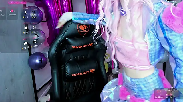 Snapshot of LilithLin chatting on 01-23-25, 10:01 LilithLin online show from 01-23-25, 10:01