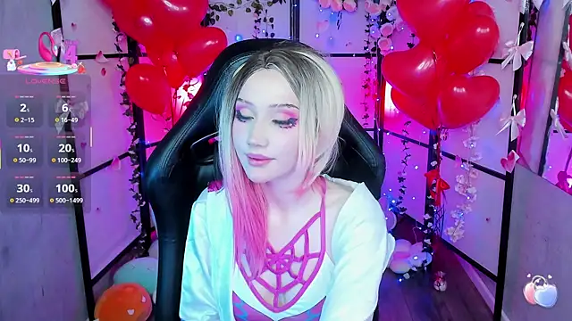 Snapshot of LilithLin chatting on 02-15-25, 09:48 LilithLin online show from 02-15-25, 09:48