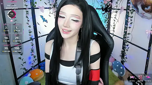 Snapshot of LilithLin chatting on 10-25-25, 12:18 LilithLin online show from 10-25-25, 12:18