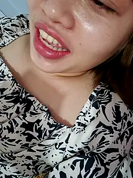 Snapshot of Wettpussyxx chatting on 09-23-25, 05:43 Wettpussyxx online show from 09-23-25, 05:43