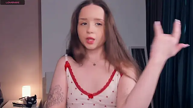 Snapshot of RenetTolken chatting on 10-03-25, 09:17 RenetTolken online show from 10-03-25, 09:17