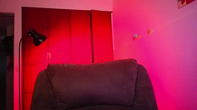 NEXT DOOR GIRL  online show from 02-23-26, 11:13