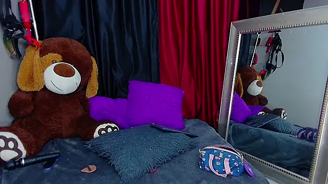 AvaLusty online show from 03-09-25, 01:59