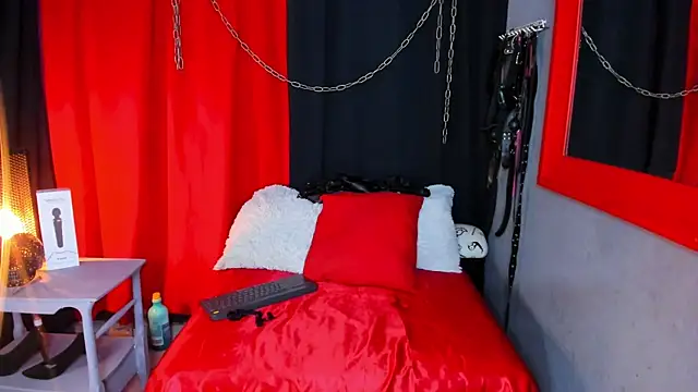 AvaLusty online show from 09-29-25, 04:23