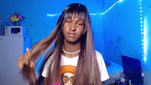 Snapshot of Angell_Dustt_ chatting on 10-01-25, 11:27 Angell Dustt online show from 10-01-25, 11:27