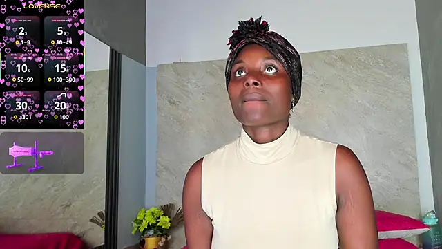 Snapshot of Adele_89 chatting on 11-18-25, 07:40 Adele 89 online show from 11-18-25, 07:40