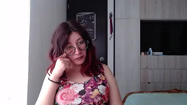 mariana124- online show from 02-12-25, 06:51