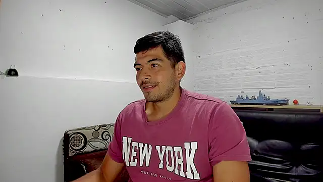 Snapshot of Himoreno25 chatting on 12-29-24, 09:20 Himoreno25 online show from 12-29-24, 09:20