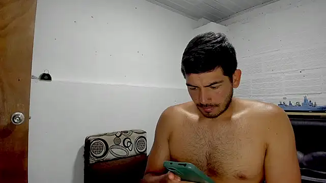 Snapshot of Himoreno25 chatting on 01-09-25, 03:04 Himoreno25 online show from 01-09-25, 03:04