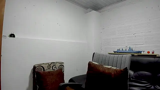 Snapshot of Himoreno25 chatting on 01-31-25, 03:33 Himoreno25 online show from 01-31-25, 03:33