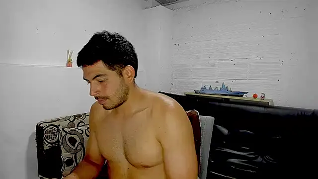 Snapshot of Himoreno25 chatting on 02-21-25, 12:27 Himoreno25 online show from 02-21-25, 12:27